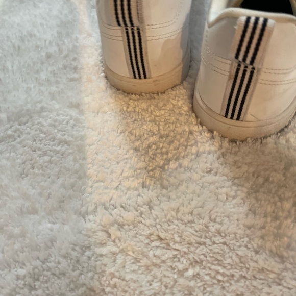 Ladies Adidas sneakers, size 9 like new - Picture 4 of 5